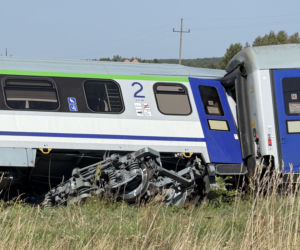 Wstrząsające zdjęcia z katastrofy kolejowej na Mazowszu