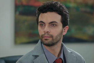 Engin decyduje się pomóc bratu Hancer. Cihan oskarża go o zdradę