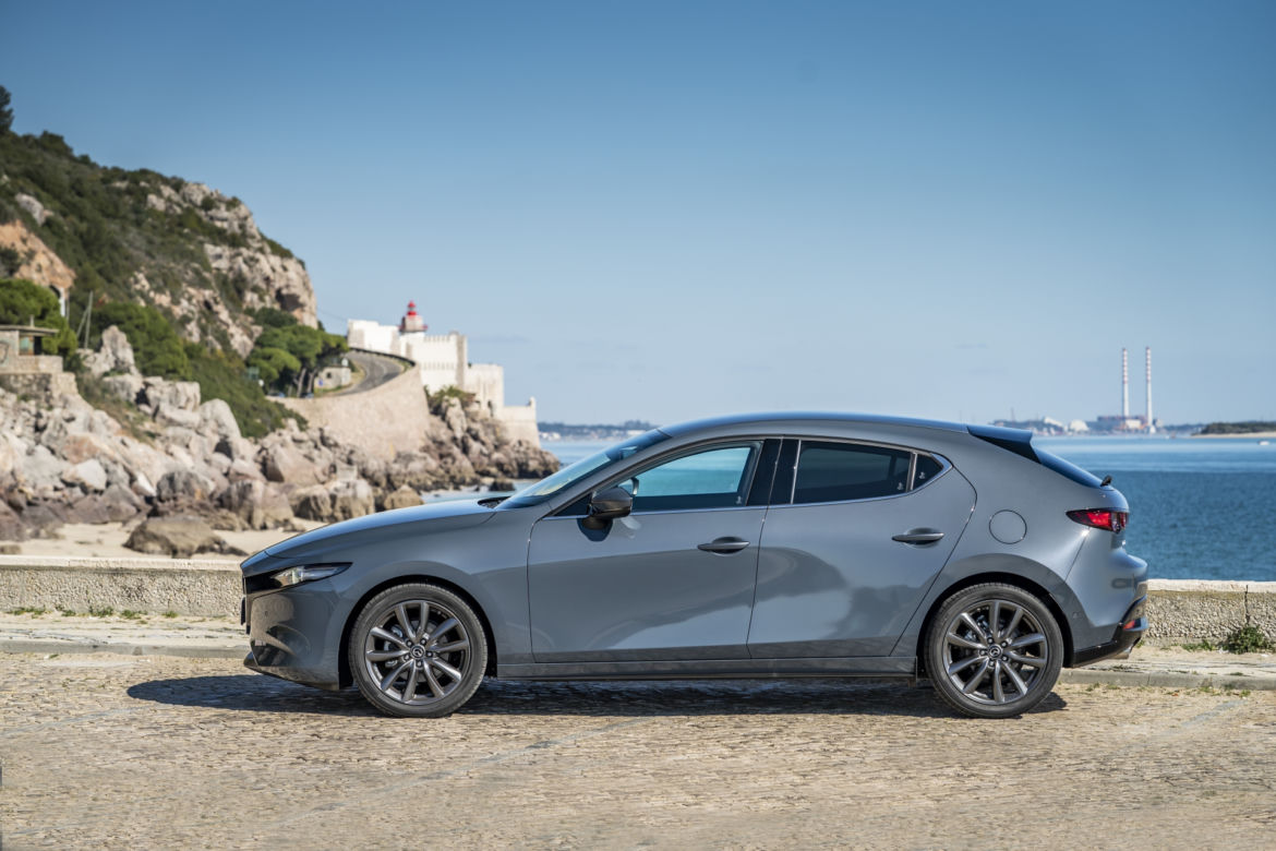 Mazda 3 2.0 SKYACTIV-G 122 KM 6MT (Polymetal Grey Metallic)