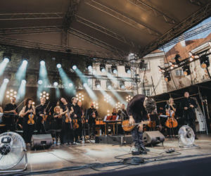Tyska orkiestra AUKSO zagrała na scenie w Oslo. Muzycy wystąpili tuż przed The Cure