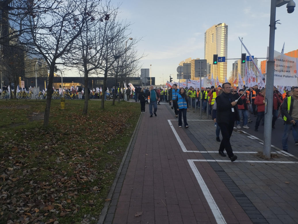 Protest w Katowicach. Tysiące związkowców na ulicach. Padły mocne słowa o „zbrodniczej ideologii”