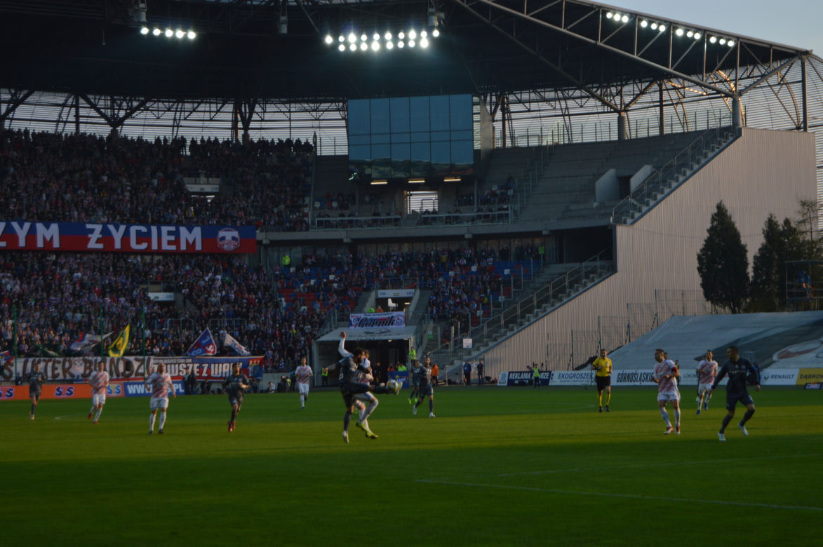 Górnik Zabrze - Legia Warszawa 1:2. Niewykorzystane sytuacje się mszczą [ZDJĘCIA KIBICÓW]