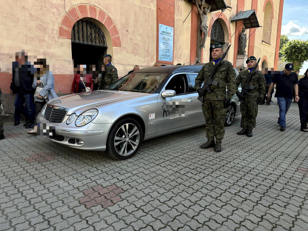 Ojciec i 2-letni synek spoczęli w jednej trumnie