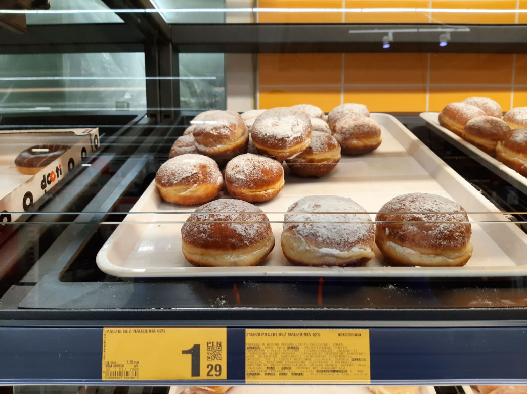 Tłusty Czwartek 2023: Sprawdziliśmy, ile zapłacimy za pączki w rzeszowskich marketach