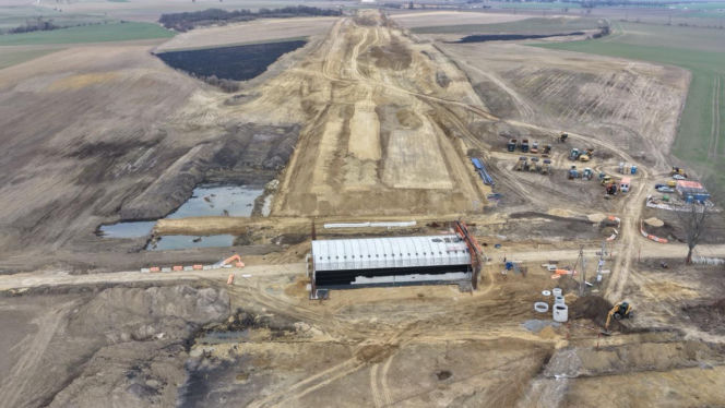 Budowa S8 pod Wrocławiem nabiera tempa. Zobacz najnowsze zdjęcia z placu budowy