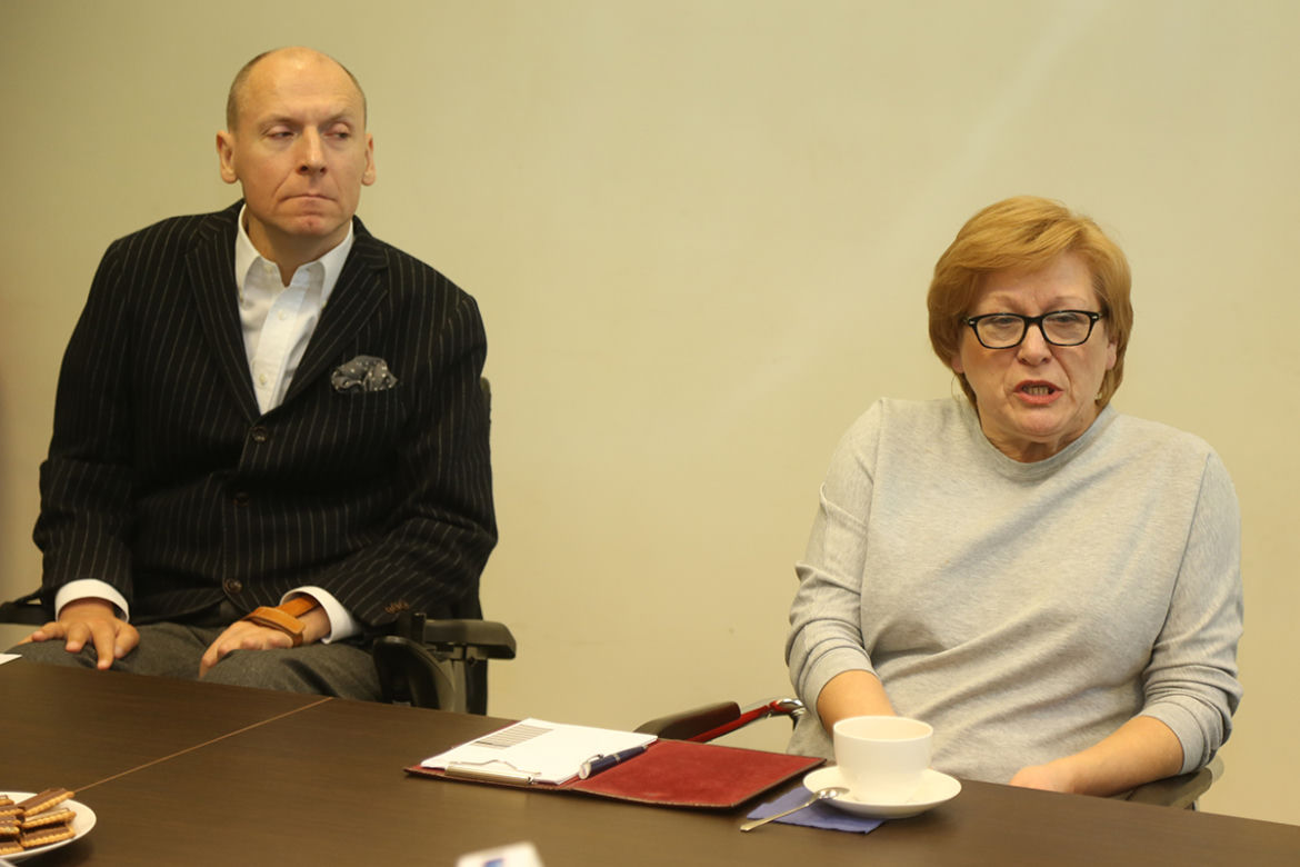 Niepełnosprawni pełnosprawni w pracy