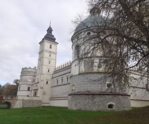 Jesienny spacer po parku zamkowym w Krasiczynie