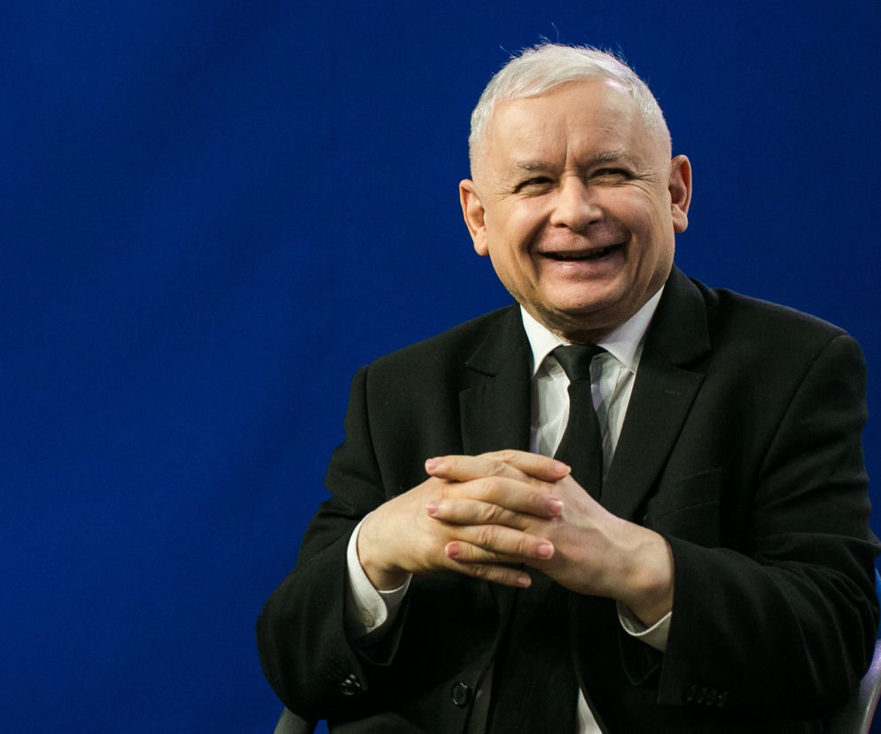 Najnowszy sondaż partyjny. Gdy Kaczyński wstanie, to aż się uśmiechnie!