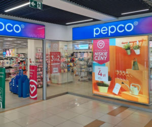 Dres z Pepco w najmodniejszym kolorze jesieni. Kosztuje 2 razy mniej, niż w sieciówkach!