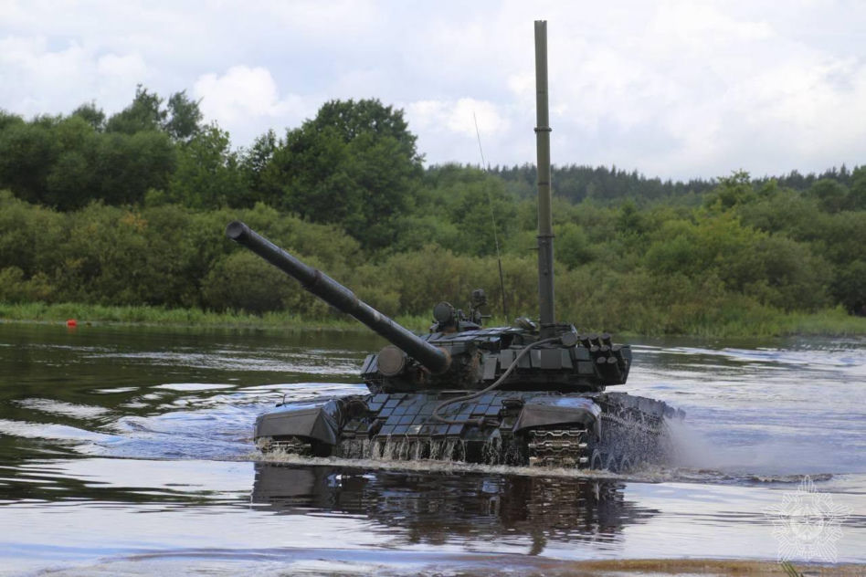 Białoruś prezentuje zmodernizowane czołg T-72BM2