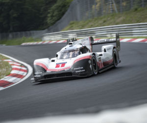 Porsche 919 Hybrid Evo z rekordem toru Nurburgring