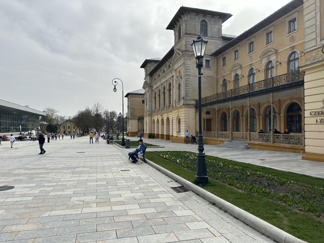 Krynica-Zdrój znów tętni życiem. Uzdrowisko przeżywa drugą młodość 