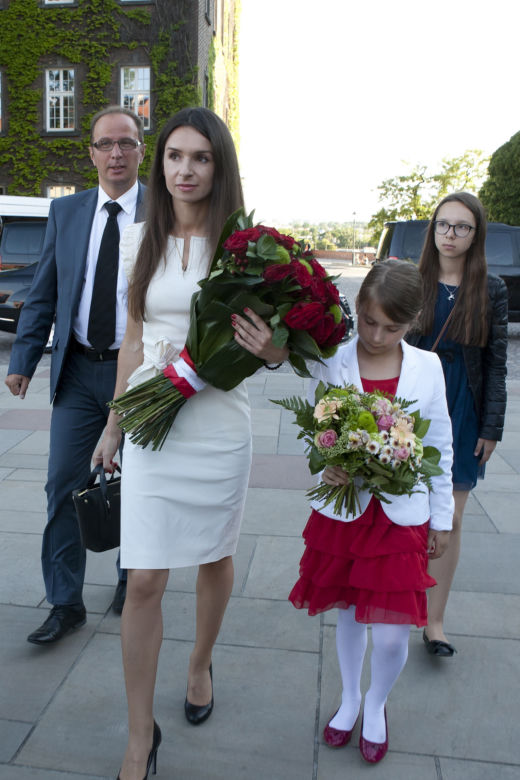Policyjnym śmigłowcem na grób brata