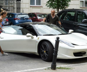 Ewa Chodakowska z mężem Lefteris Kavoukis jeździ Ferrari