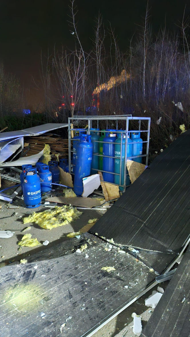 Na miejscu pracowało 7 zastępów straży pożarnej w tym Specjalistyczna Grupa Poszukiwawczo-Ratownicza Gdańsk