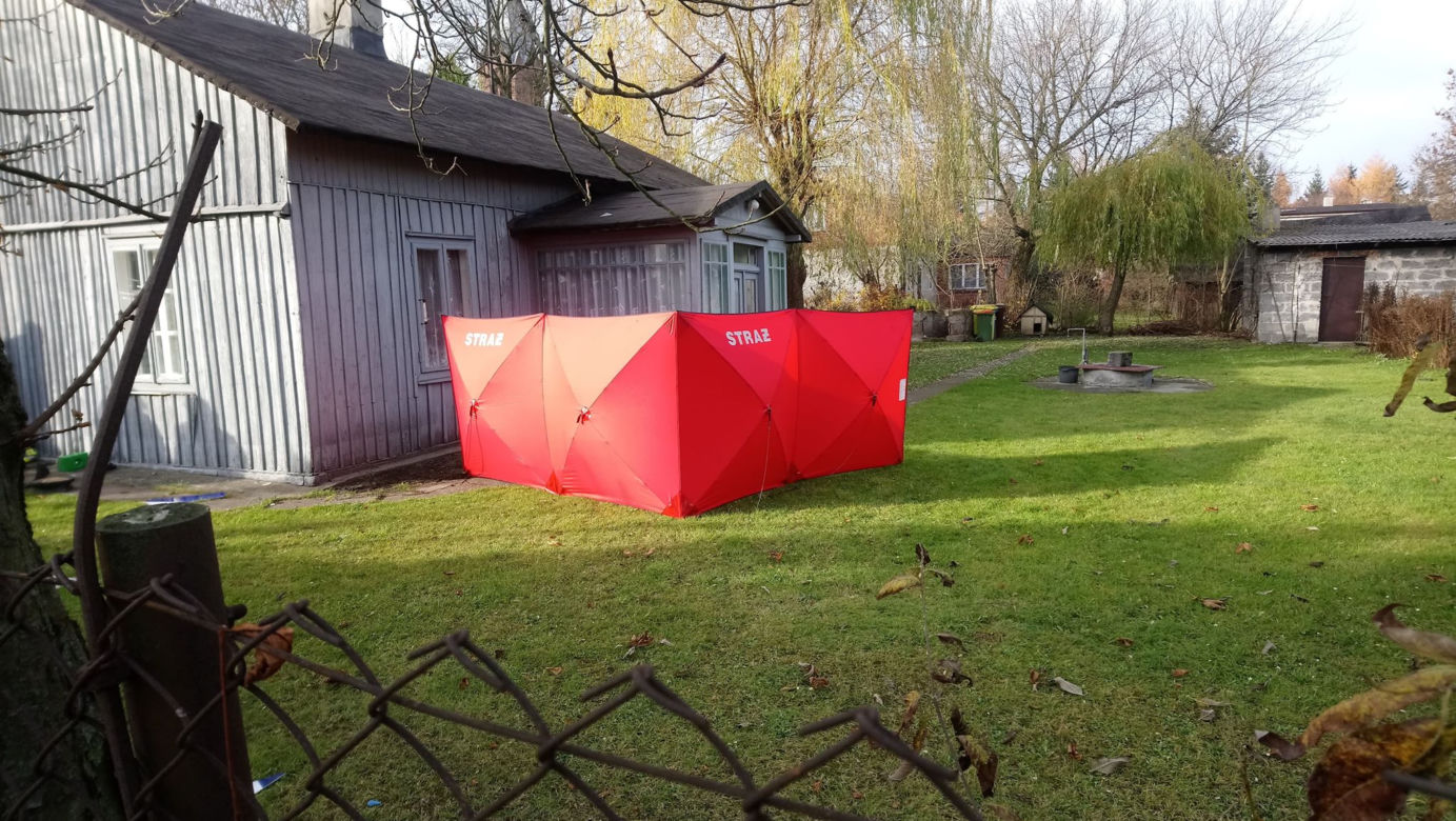 Śmiertelny wypadek w Drużbicach. Nie żyje kierowca osobówki