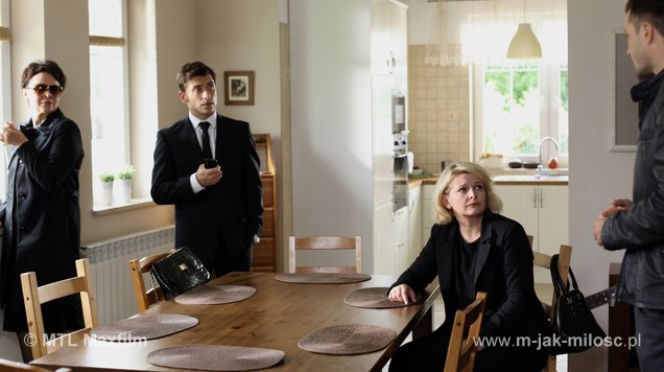 	M jak miłość odc. 1074. Marysia (Małgorzata Pieńkowska), Marek (Kacper Kuszewski), Marta (Dominika Ostałowska)