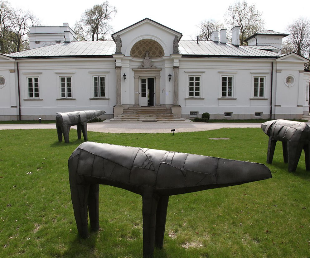 Magdalena Abakanowicz - Mutanty 1 fot. J. Gaworski