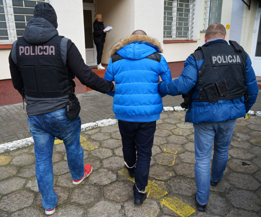Trzy osoby zatrzymane za czerpanie korzyści majątkowych z prostytucji. Policja z Bydgoszczy rozbiła grupę sutenerów! [ZDJĘCIA]