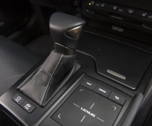 Lexus ES 300h Omotenashi