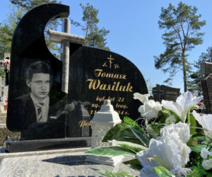 Podlaskie. Piorun zabił studenta podczas wędkowania. Grób Tomka siedem lat po tragedii nad rzeką Nurzec