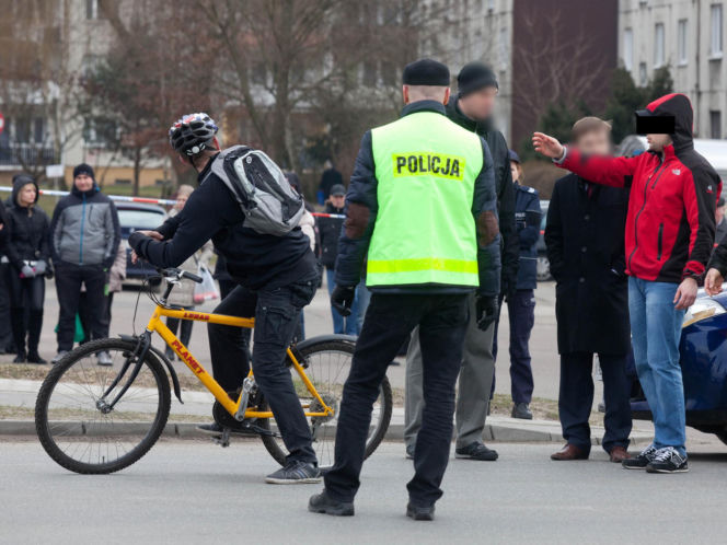 Wepchnęli Piotra pod autobus z zemsty. Tragedia w Pabianicach