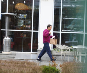 Michał Koterski z dziewczyną na spacerze