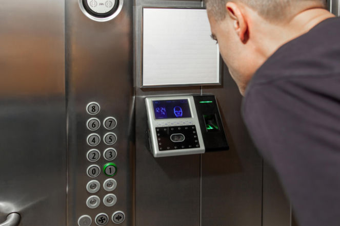 Autoryzacja pracownika na podstawie rozpoznawania twarzy