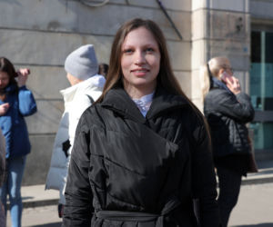  Kolejki pod urzędem pracy dla uchodźców. Chętnych przybywa, ofert coraz mniej