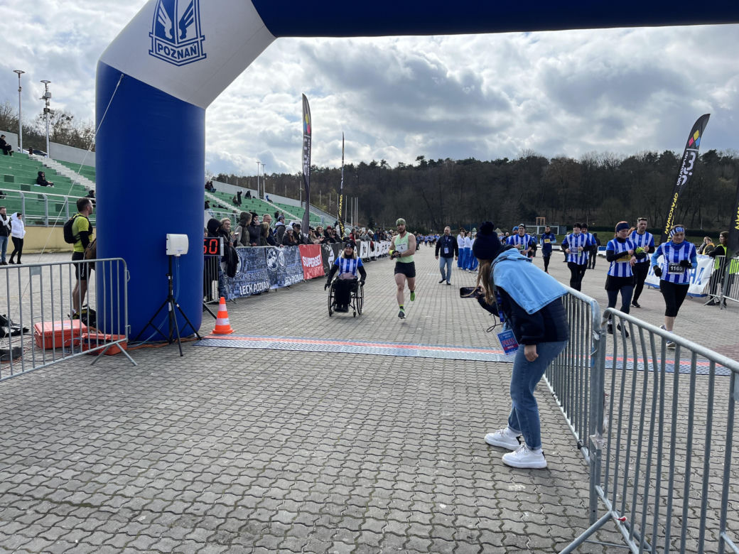 Kibolska Dycha 2024. Wyjątkowy bieg kibiców Lecha Poznań