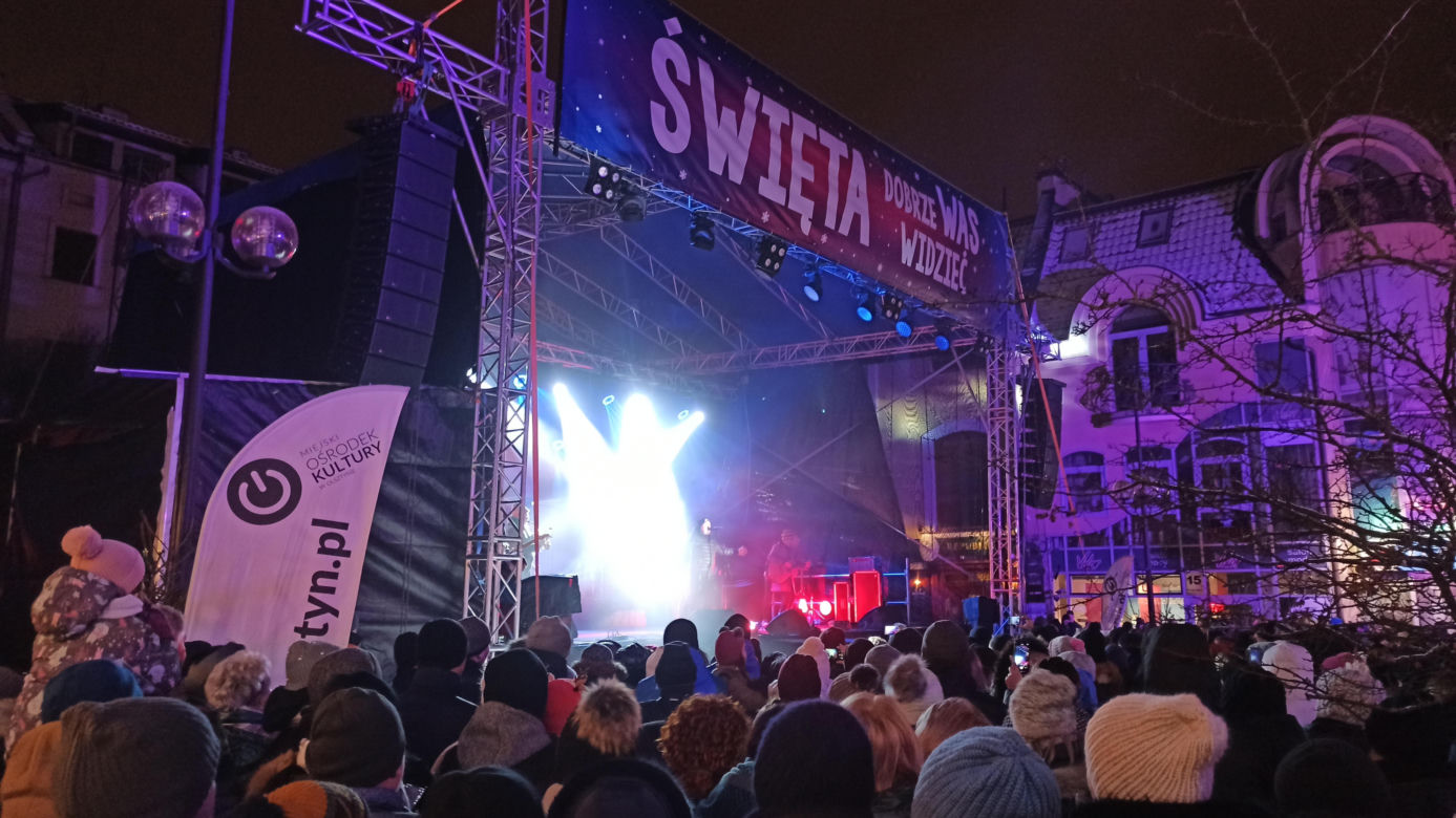 Tłumy mieszkańców na Starym Mieście w Olsztynie. Tak bawili się na wydarzeniu "Święta. Dobrze was widzieć"