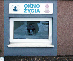 Uprowadził dziecko i zostawił je w oknie życia