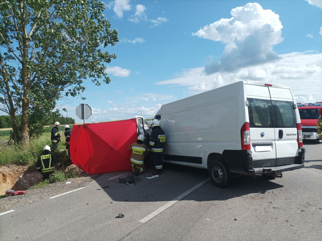 Niemowlę, kobieta i mężczyzna nie żyją! Potworny wypadek koło Dąbrowy Białostockiej