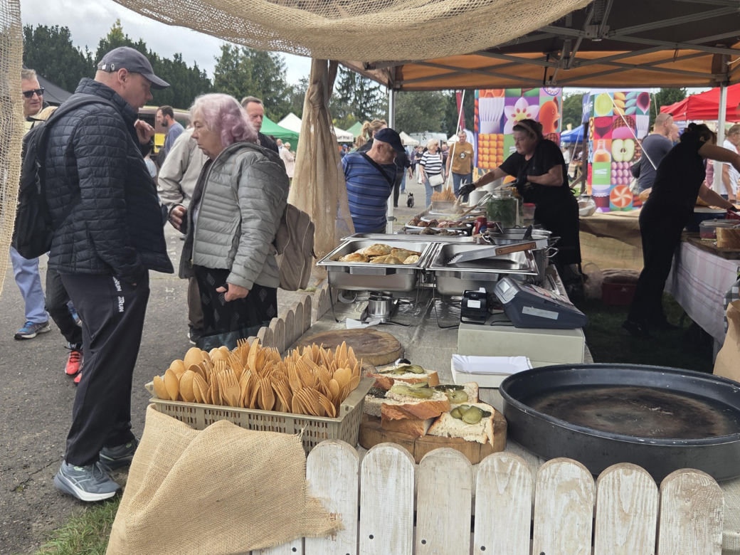 Jarmark Kujawsko-Pomorski znów przyciągnął tłumy! Myślęcinek pełen smaków, muzyki i tradycji