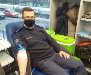 Poważny wypadek strażaka. Na pomoc ruszyli strażnicy więzienni z Tarnowa