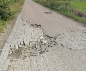 Siemiątkowo. Kto remontował te drogi?! Być może to fenomen w skali kraju i świata