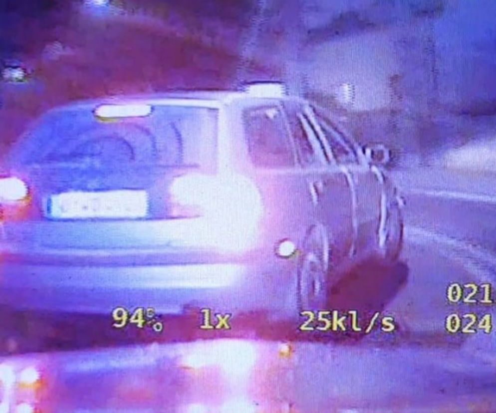 Uciekał przez miasto z prędkością 200 km/h