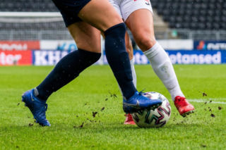 Mecz Norwegia - Anglia. Szaleństwo w Oslo i nietypowy zakład Kościołów