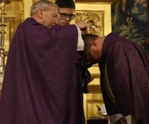 Kard. Ryś na Wawelu: w poście chodzi o to, żeby dojść do tajemnicy śmierci i zmartwychwstania Jezusa 