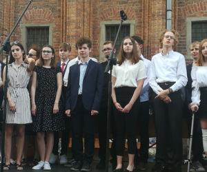 Najlepsi gimnazjaliści z Torunia nagrodzeni! [AUDIO, ZDJĘCIA]
