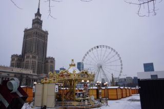 Rusza jarmark świąteczny pod PKiN. Nie chcą powtórki z Berlina, specjalne środki ostrożności w centrum Warszawy