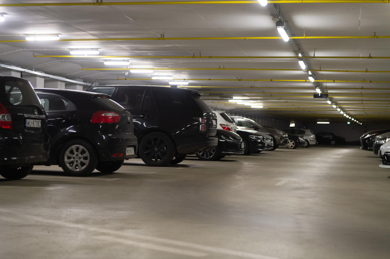 Parking podziemny przy ul. Waryńskiego w Warszawie