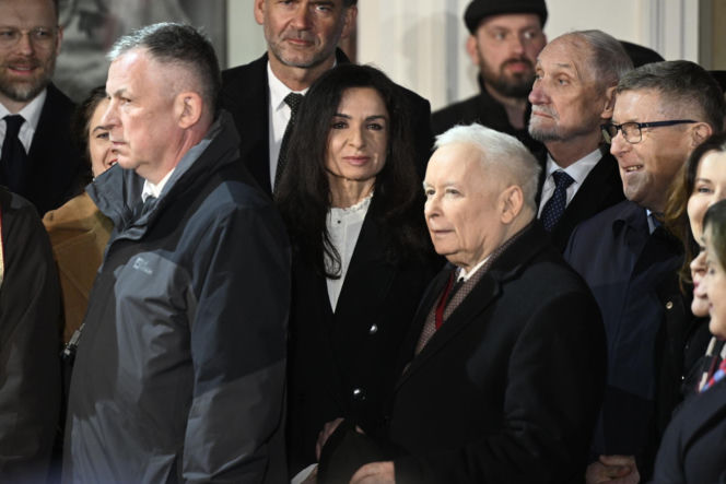 Rocznica katastrofy smoleńskiej. Tłumy ruszyły w Marszu Pamięci