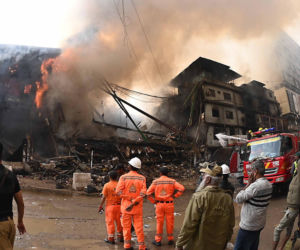 Pakistan/ Co najmniej 11 ofiar śmiertelnych pożaru w centrum handlowym w Karaczi