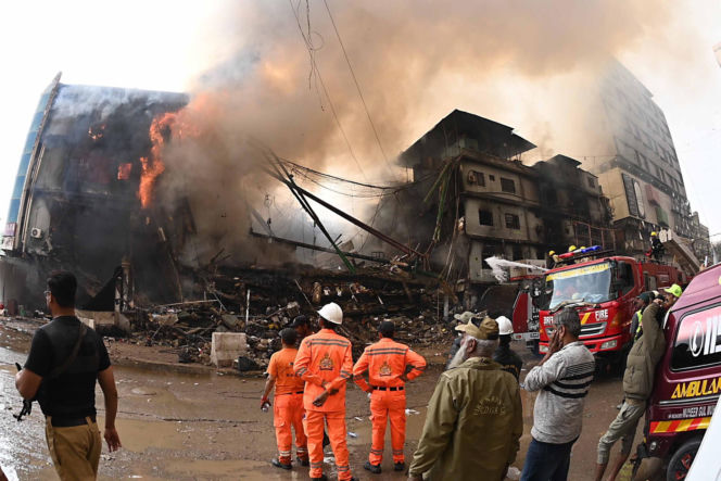 Pakistan/ Co najmniej 11 ofiar śmiertelnych pożaru w centrum handlowym w Karaczi