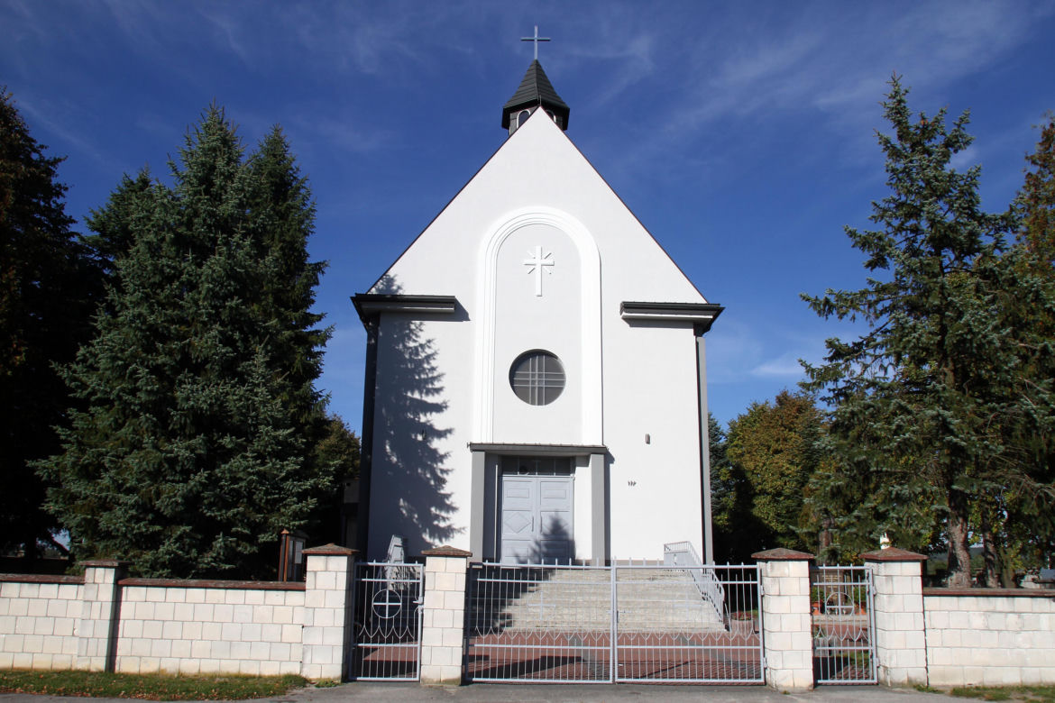 Ksiądz więził i gwałcił 14-latkę