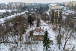 Opuszczona willa słynnego ogrodnika stoi na warszawskim Rakowcu. Ich historię upamiętnia sąsiednia ulica