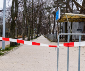 Dostali mandat za siedzenie w aucie 
