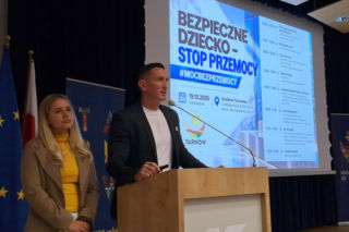 Przemoc w szkole i w sieci: Dajmy dzieciom narzędzia, by prosiły o pomoc 