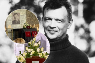 Pogrzeb Jana Frycza. Nie było trumny, za to niezwykle elegancka urna. Przyozdobiono ją w bardzo wyrafinowany sposób!